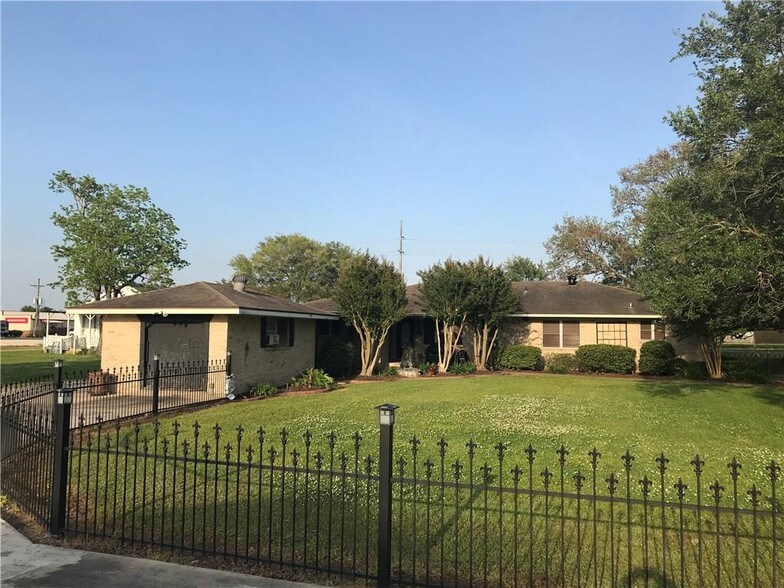 More Photos Of 4688 Highway 27, Sulphur Office For Sale
