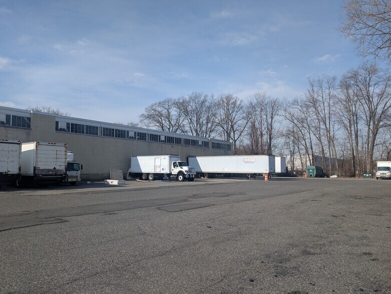 More Photos Of 1 Pond Rd, Rockleigh Warehouse For Lease