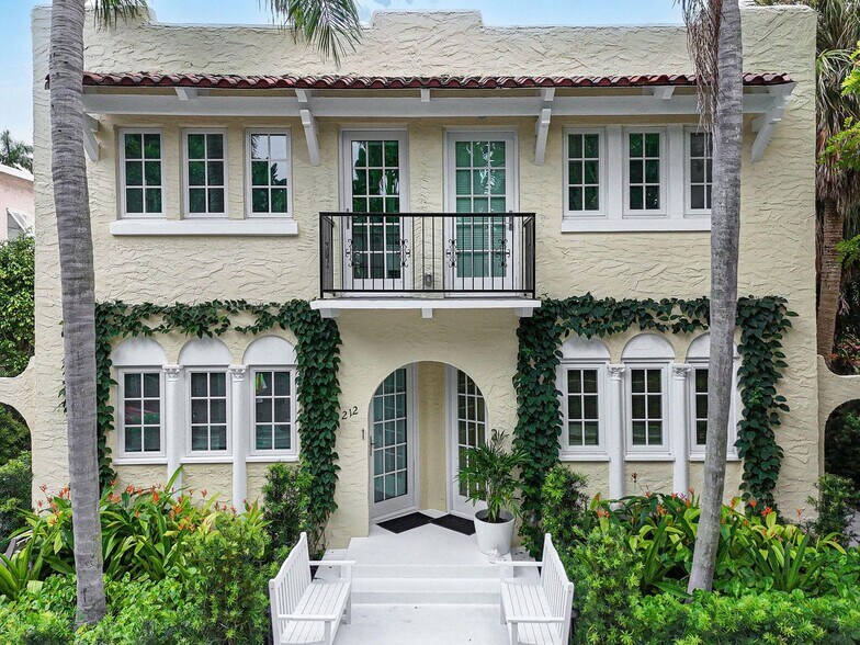 More Photos Of 212 Oleander Ave, Palm Beach Apartments For Sale