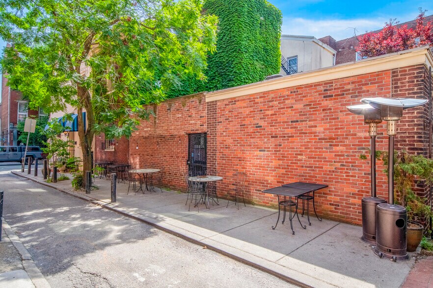 More Photos Of 1127 Pine St, Philadelphia Storefront Retail Residential For Sale