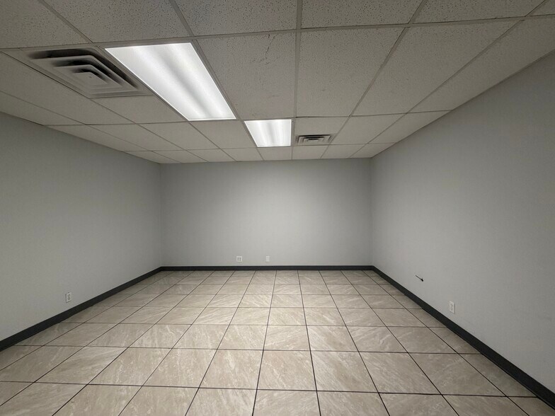 More Photos Of 1720 E 7th St, Odessa Industrial For Sale