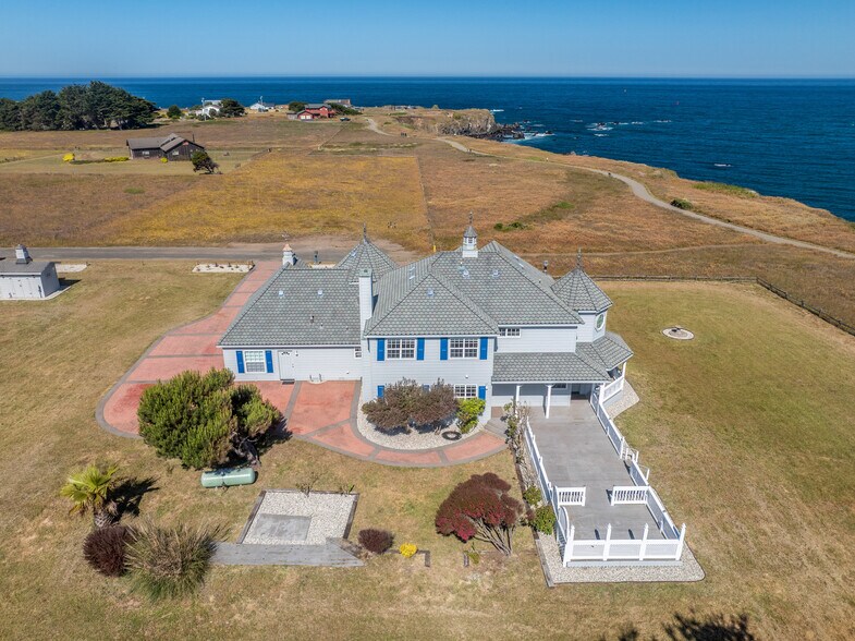 More Photos Of 19351 Del Mar Dr, Fort Bragg Specialty For Sale