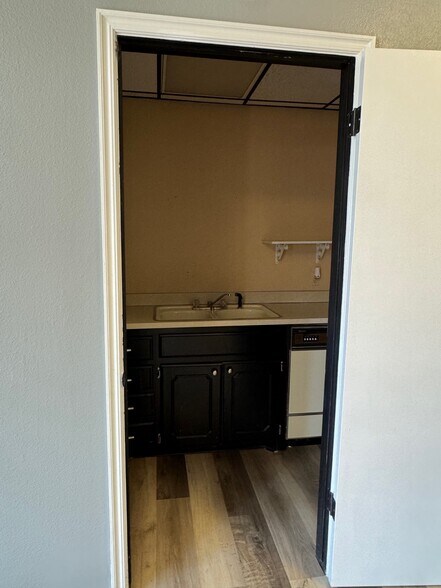 More Photos Of 101 SE 4th St, Moore Office For Lease