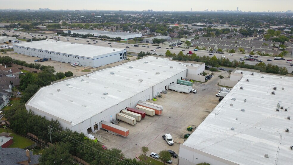 More Photos Of 10215 S Sam Houston Pky W, Houston Warehouse For Lease