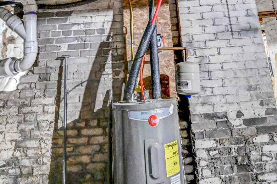 More Photos Of 1513-1515 Vine St, Scranton Apartments For Sale