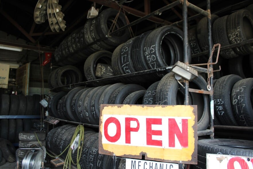 More Photos Of 1394 Joyce Ave, Columbus Flex For Sale