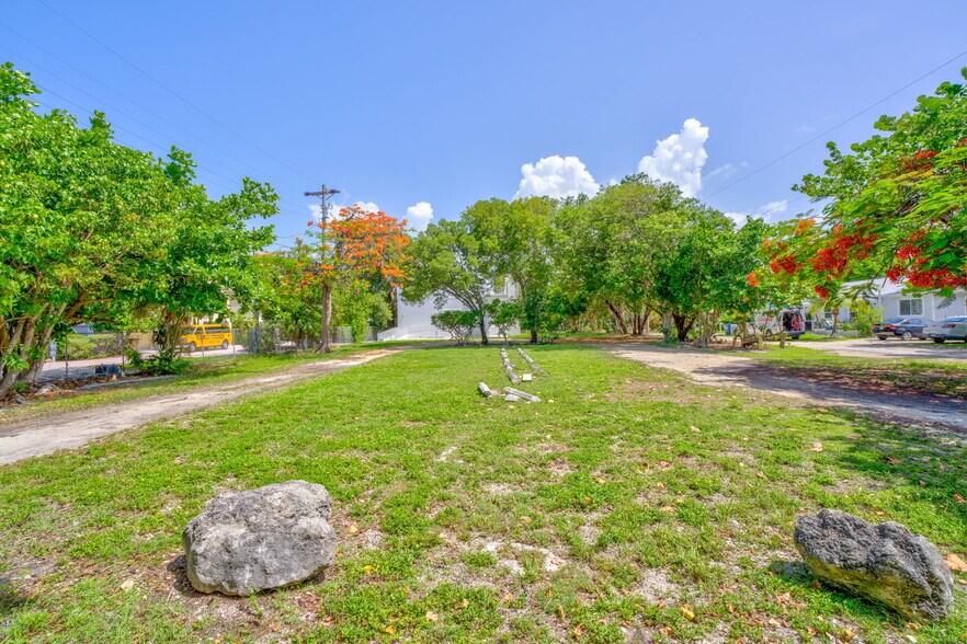 More Photos Of 14 125th Street Gulf, Marathon Office Residential For Sale