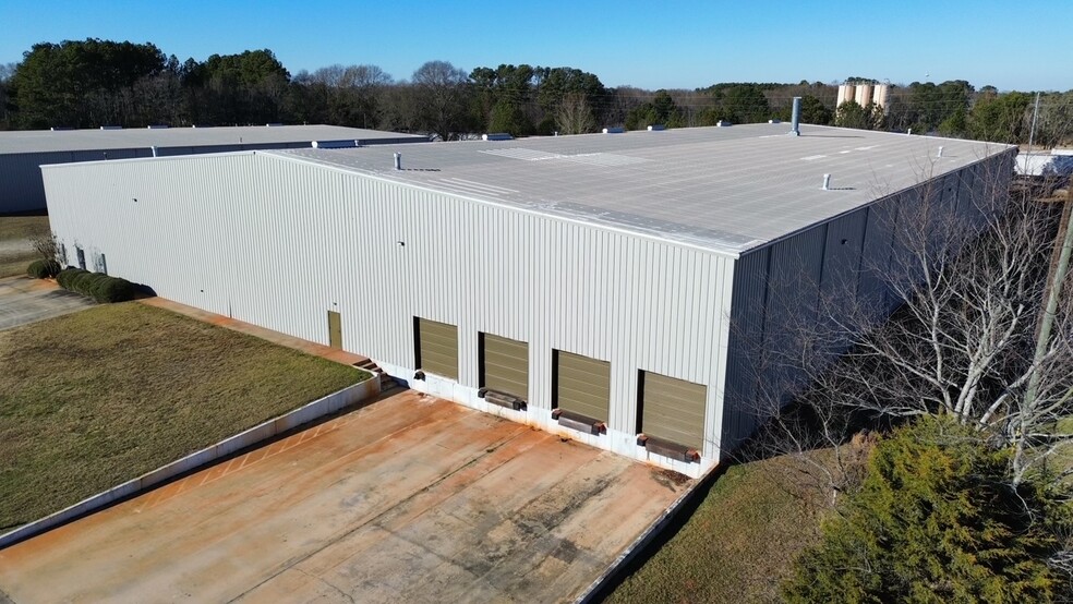 Primary Photo Of 772 E Hightower Trl, Social Circle Warehouse For Lease