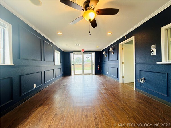 More Photos Of 1002 E Cherry St, Cushing Medical For Sale