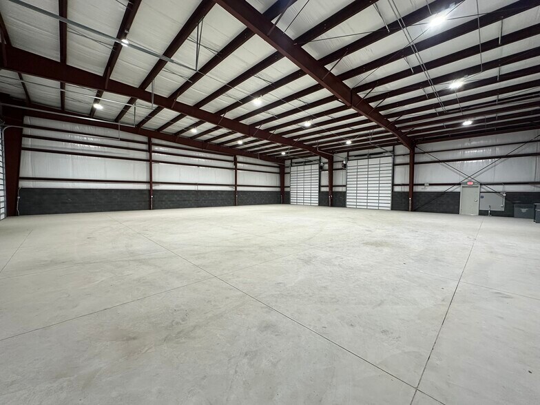 More Photos Of 31234 DenBeste Court, Shafter Warehouse For Lease