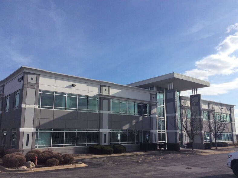 More Photos Of 7820 Graphics Dr, Tinley Park Office For Lease