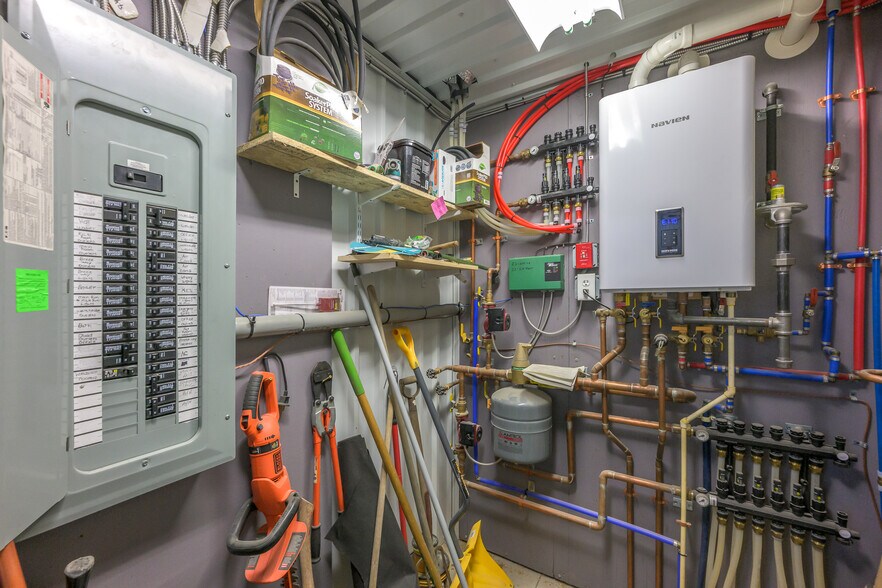 More Photos Of 78-90 Green St, Hudson Flex For Sale