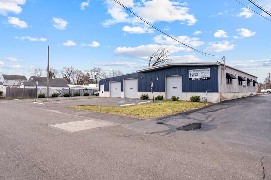 More Photos Of 1413-1415 Elkins Ave, Levittown Freestanding For Lease