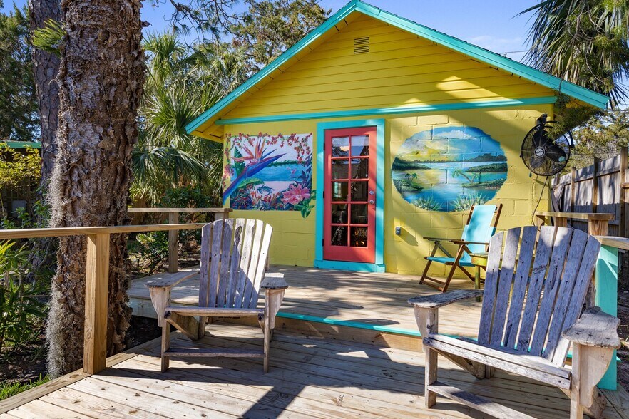 More Photos Of 12685 FL-24, Cedar Key Hotel For Sale