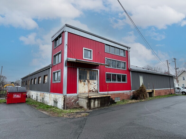 More Photos Of 355 W Main St, Newark Warehouse For Lease