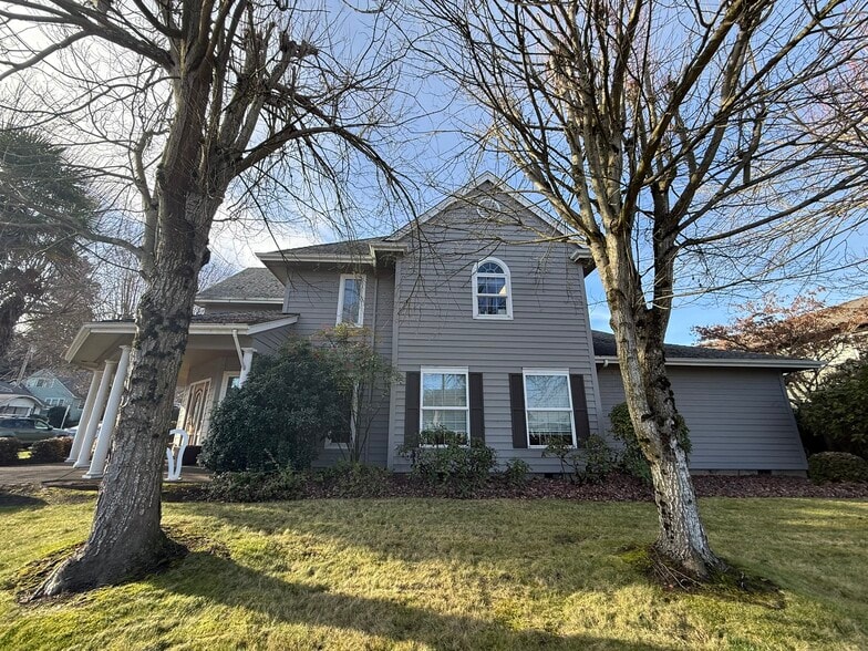 More Photos Of 1595 Commercial St SE, Salem Medical For Lease