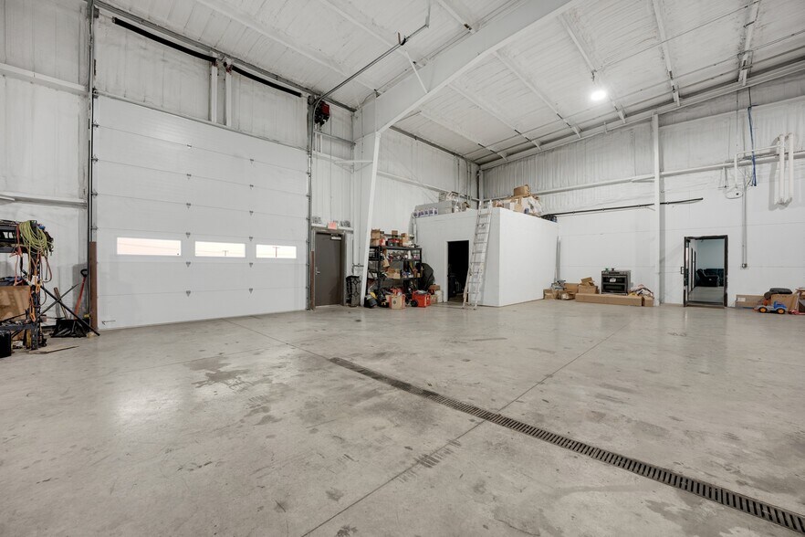 More Photos Of 22800 Highway H, Sedalia Manufacturing For Sale