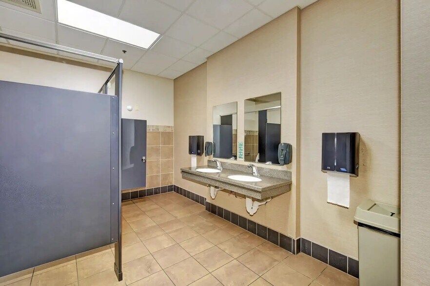 More Photos Of 1500 Alliant Ave, Louisville Schools For Sale