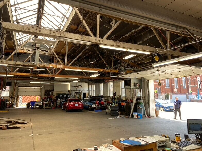 More Photos Of 6021 W Roosevelt Rd, Cicero General Retail For Sale