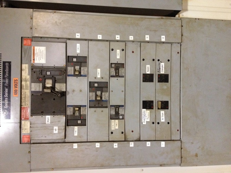 More Photos Of 17074 Lee Hwy, Abingdon Manufacturing For Lease