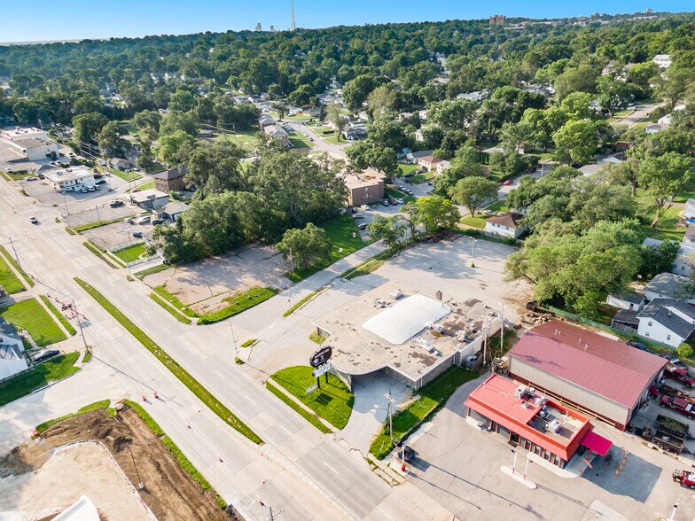 More Photos Of 6553 Ames Ave, Omaha Restaurant For Sale