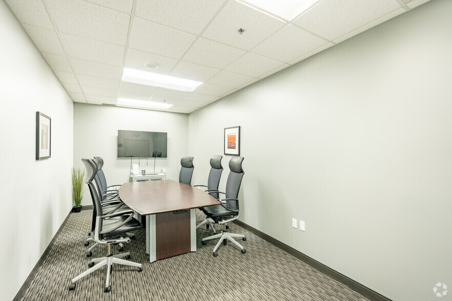 More Photos Of 2820 Boul Laurier, Québec Coworking Space