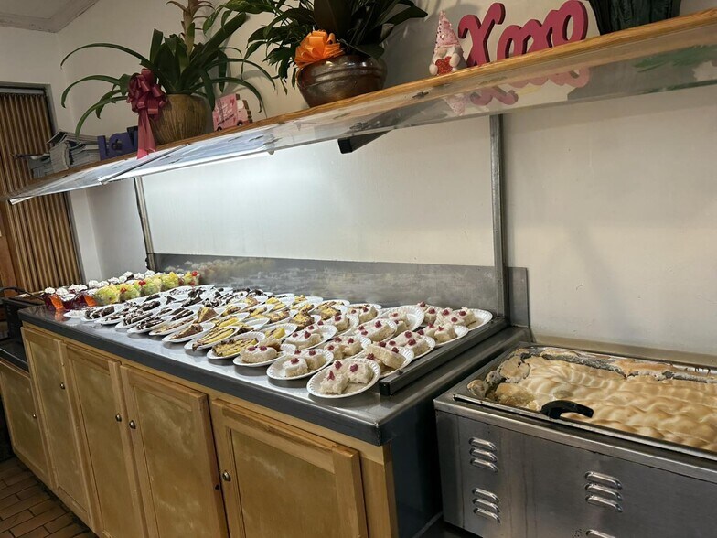 More Photos Of 101 W Boulevard, Williamston Restaurant For Sale