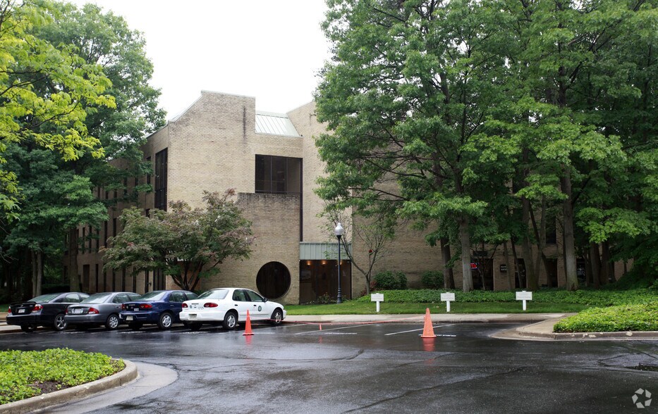 More Photos Of 1900 N Beauregard St, Alexandria Unknown For Sale