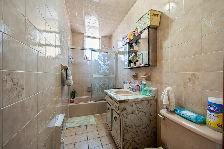 More Photos Of 2101 76th St, Brooklyn Flex For Sale