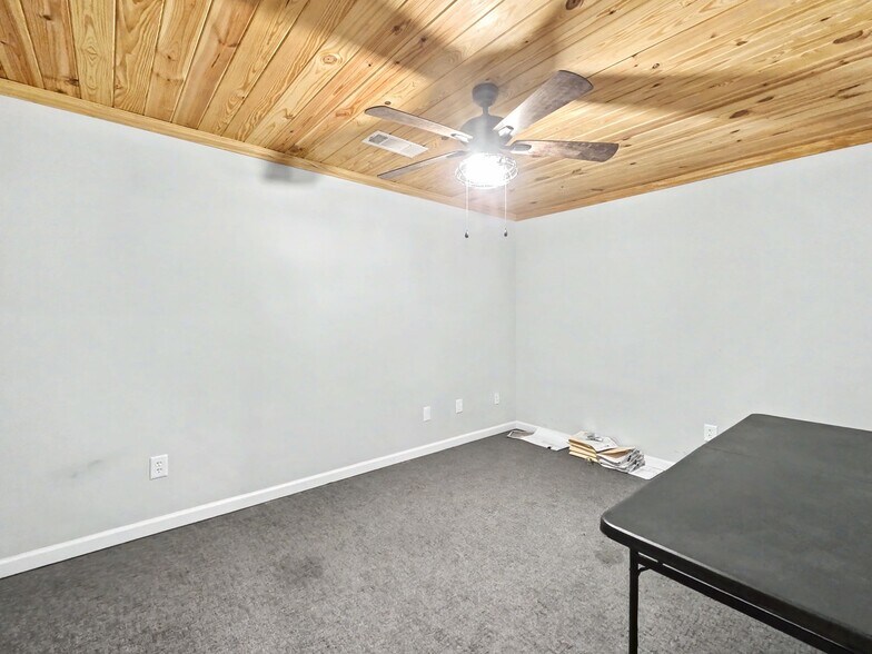 More Photos Of 155 Liberty Rd, Villa Rica Warehouse For Lease