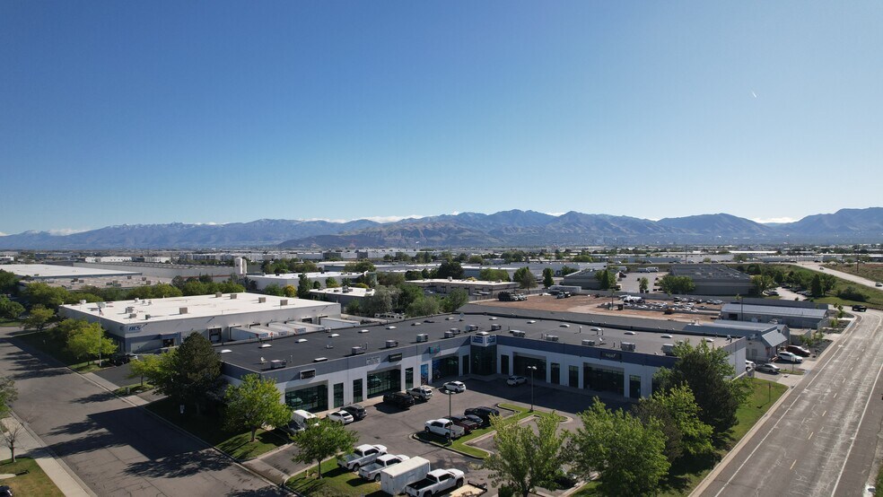 More Photos Of 4220 W 2100 S, Salt Lake City Light Manufacturing For Lease