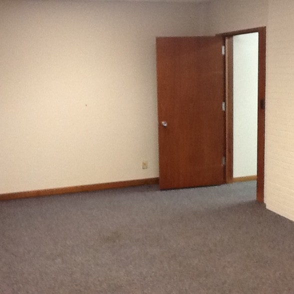 More Photos Of 7007 Calumet Ave, Hammond General Retail For Sale