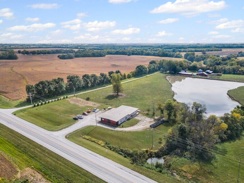 More Photos Of 3160 W Arrow St, Marshall Flex For Sale