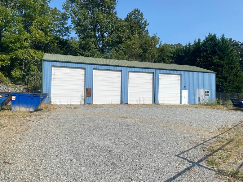 Primary Photo Of 28 Ridgeway Ave, Etowah Service For Sale