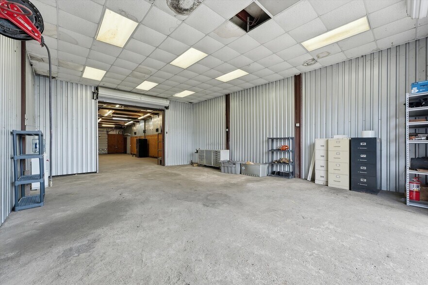 More Photos Of 8438 Windfern Rd, Houston Light Manufacturing For Lease