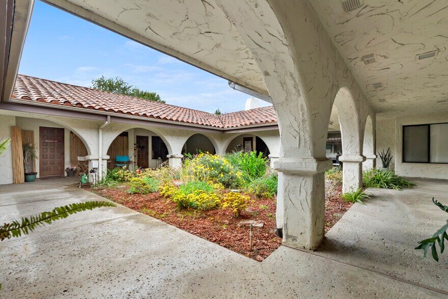 More Photos Of 970 Petit Ave, Ventura Medical For Sale