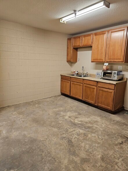 More Photos Of 1791 S Mojave Rd, Las Vegas Service For Lease