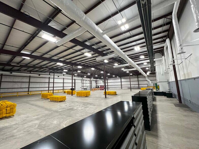 More Photos Of 729 Prairie Dupont Dr, Dupo Warehouse For Lease