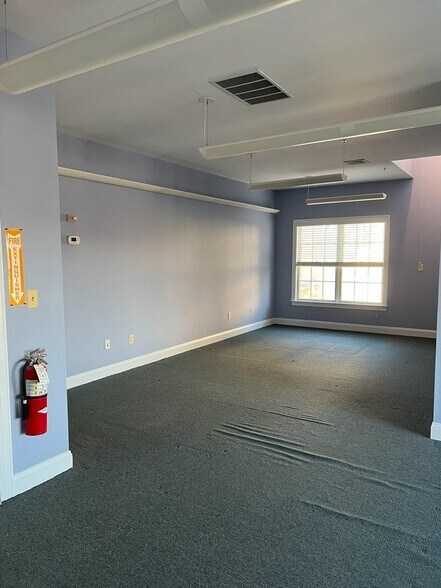 More Photos Of 4 Walter E Foran Blvd, Flemington Office For Sale