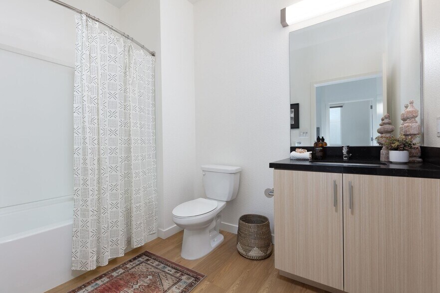 More Photos Of 166 N Rollins Rd, Millbrae Unknown For Lease