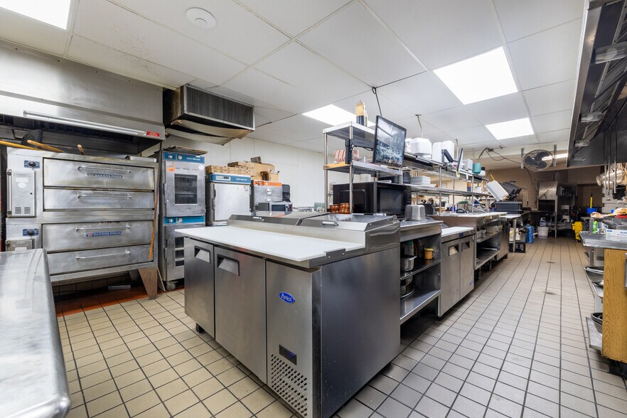 More Photos Of 4919 State Road 144, Hartford Restaurant For Sale