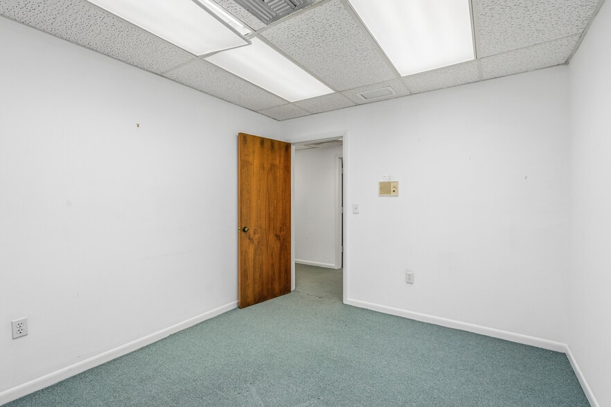More Photos Of 2145 15th Ave, Vero Beach Office For Sale