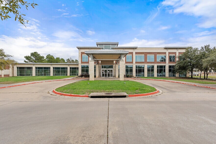More Photos Of 1 Saint Mark's Pl, La Grange Hospital For Lease