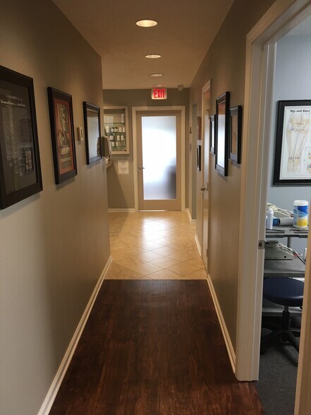 More Photos Of 12325 Scarsdale Blvd, Houston Medical For Lease