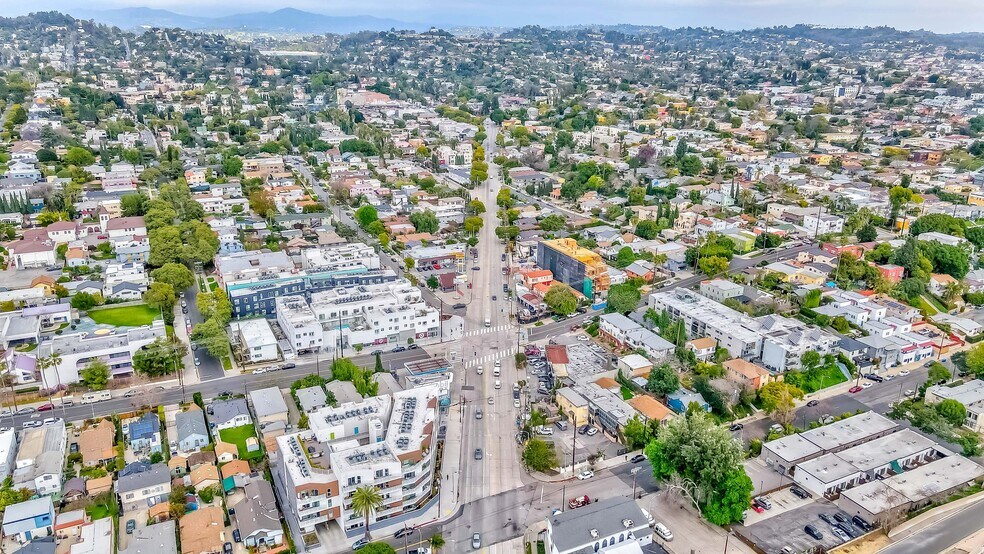 More Photos Of 520 Silver Lake Blvd, Los Angeles Auto Repair For Sale