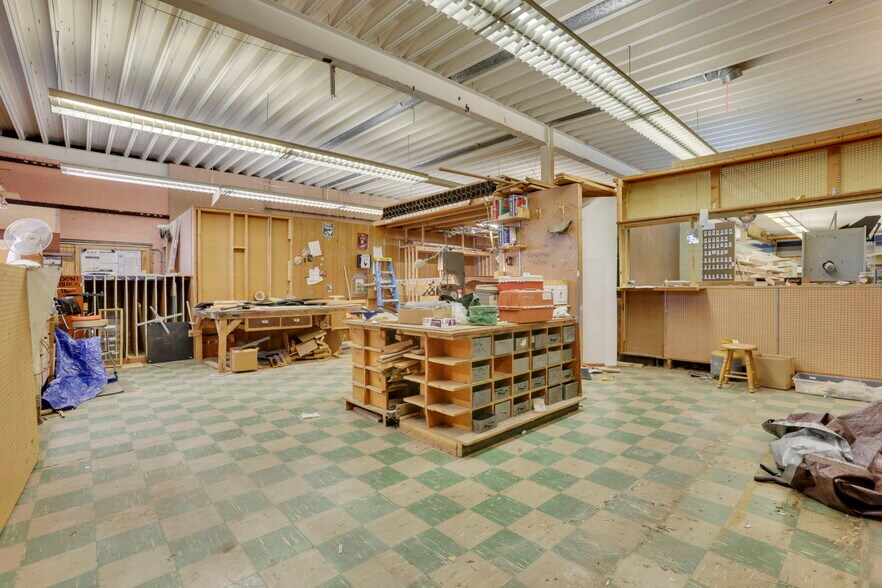 More Photos Of , Lancaster General Retail For Sale