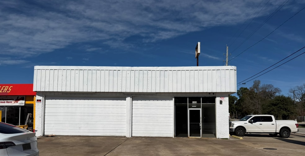 Primary Photo Of 1300 FM 1960, Houston Auto Repair For Sale