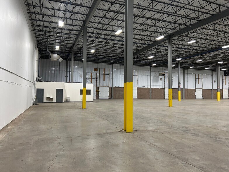 More Photos Of 30B Post Rd, Colonie Warehouse For Lease