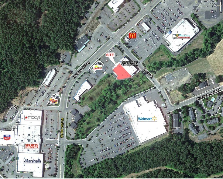 More Photos Of 2475 NW Stewart Pky, Roseburg General Retail For Lease