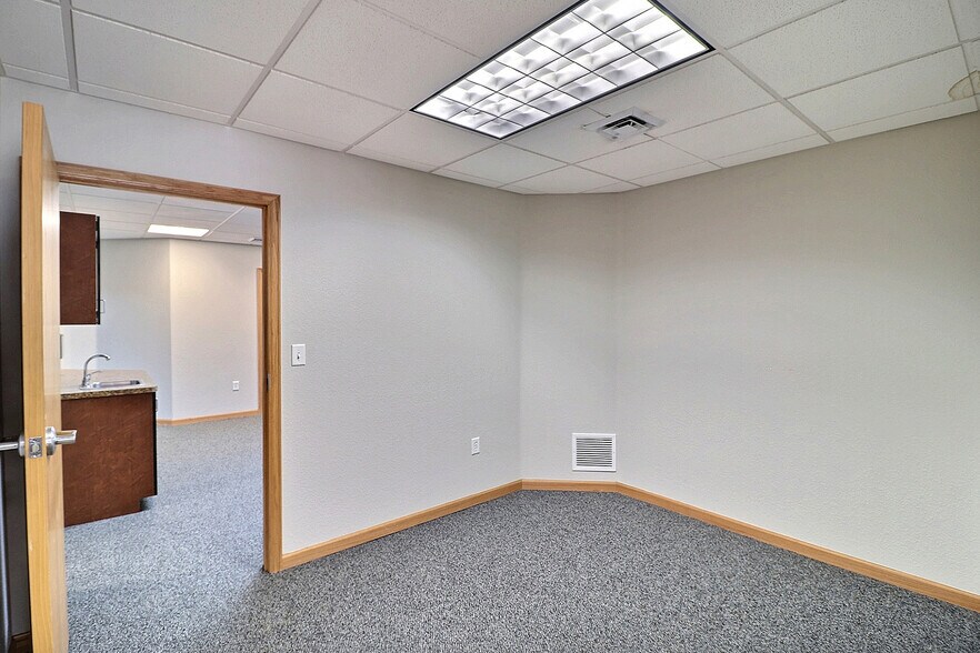 More Photos Of 1624 17th Ave, Greeley Medical For Lease